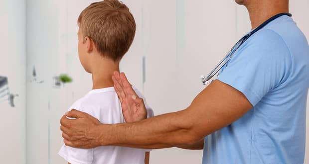 Skolyoz Hakkında Her Ebeveynin Bilmesi Gereken 5 Gerçek