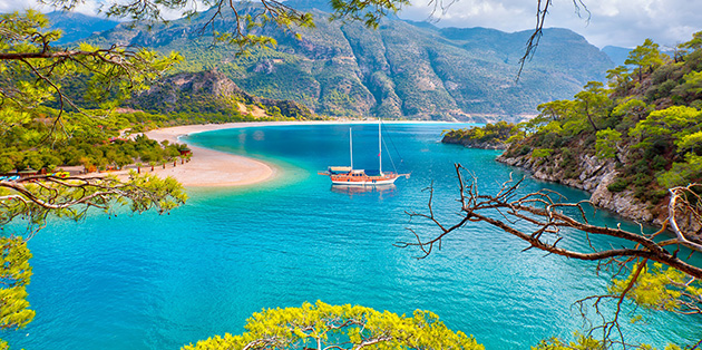 “Fiyat İndirerek Rekabet Marka Değerini Düşürür”